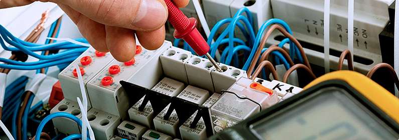 imagen sobreMantenimiento y reparación de sistemas eléctricos en comercios y naves industriales