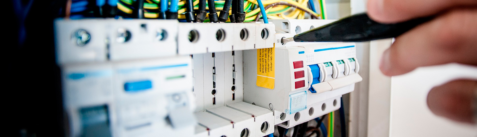 Instalaciones eléctricas en comercio e industria